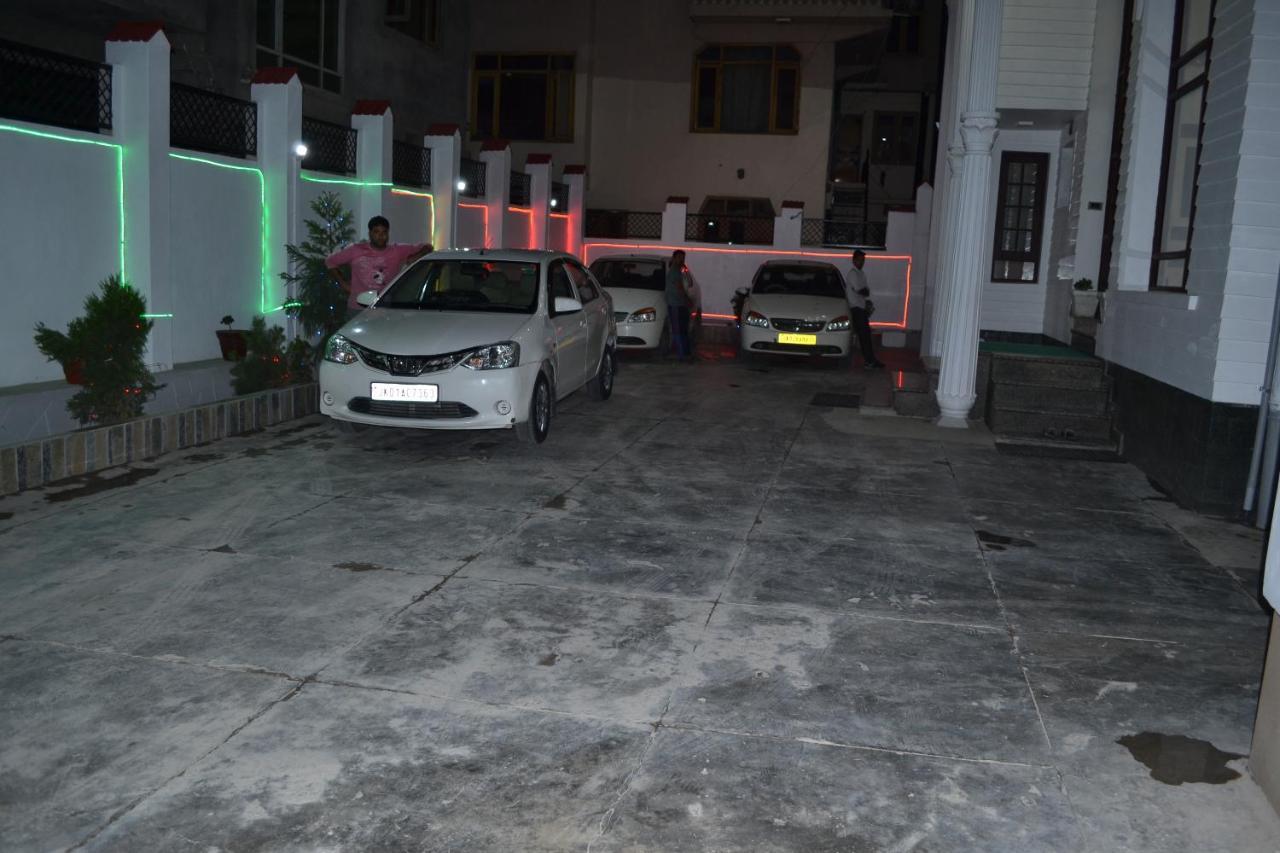 Oyo 22081 Hotel Shree Mazda Srinagar  Exterior photo